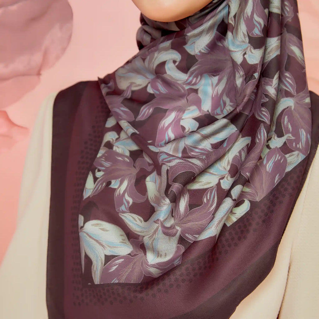 PS-SOFT EMBOSSED SEA OF LILIES in PLUM