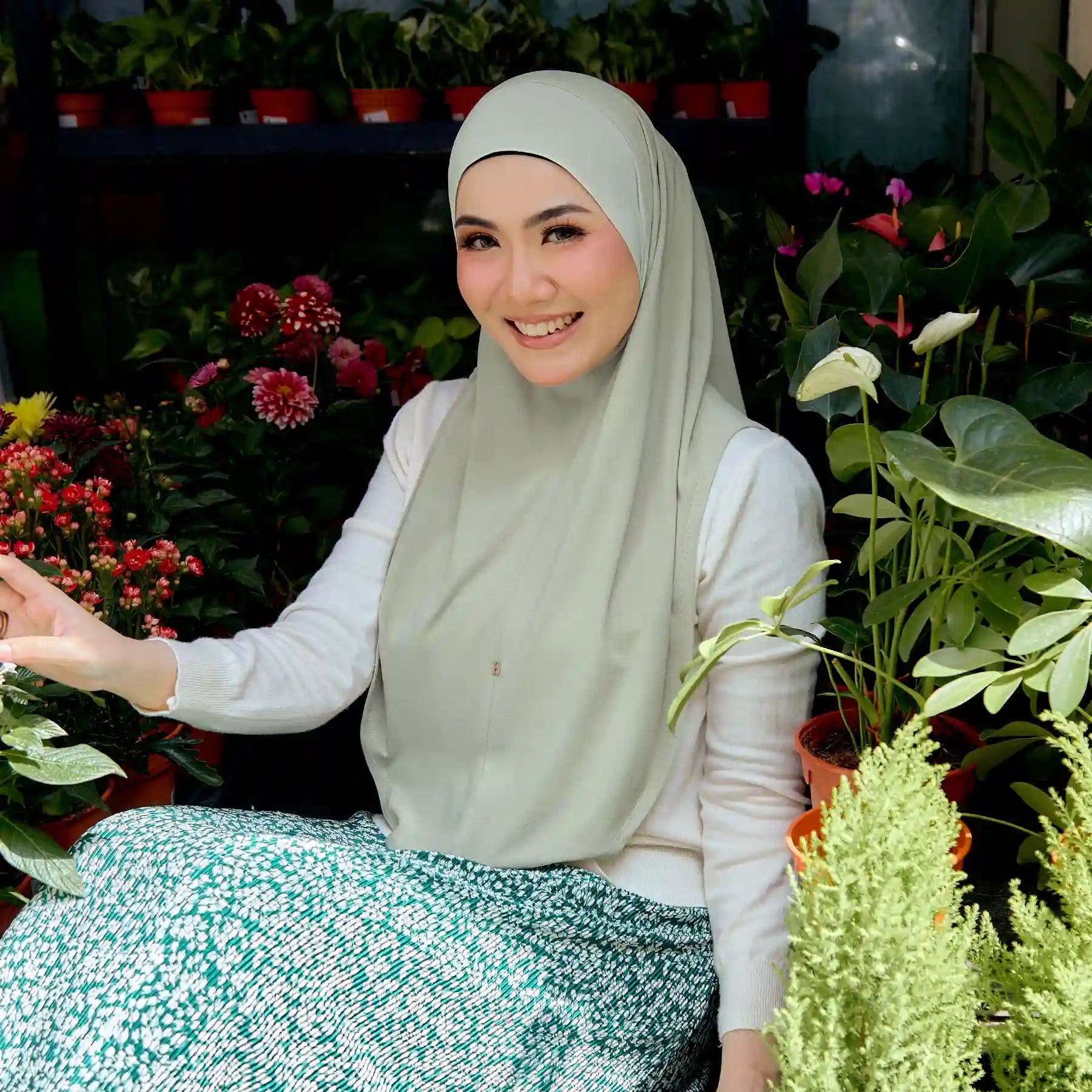 SO-YOUNG in DESERT SAGE