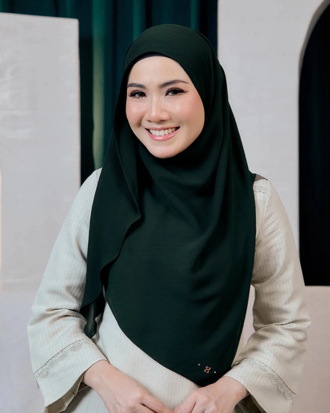 SWEETLY-SO PLAIN in PINE