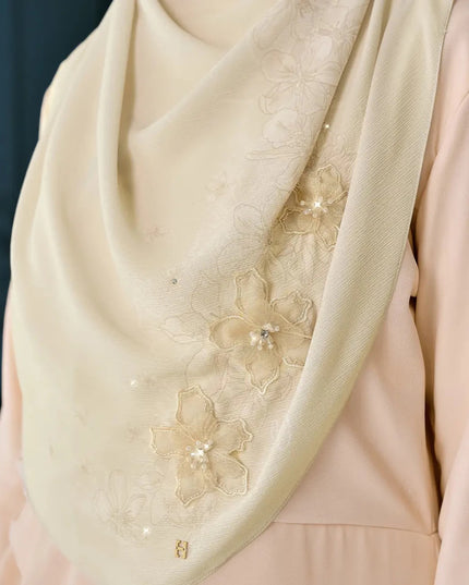 TWEELY-SO LUXE HANAMINA in CLOUD CREAM