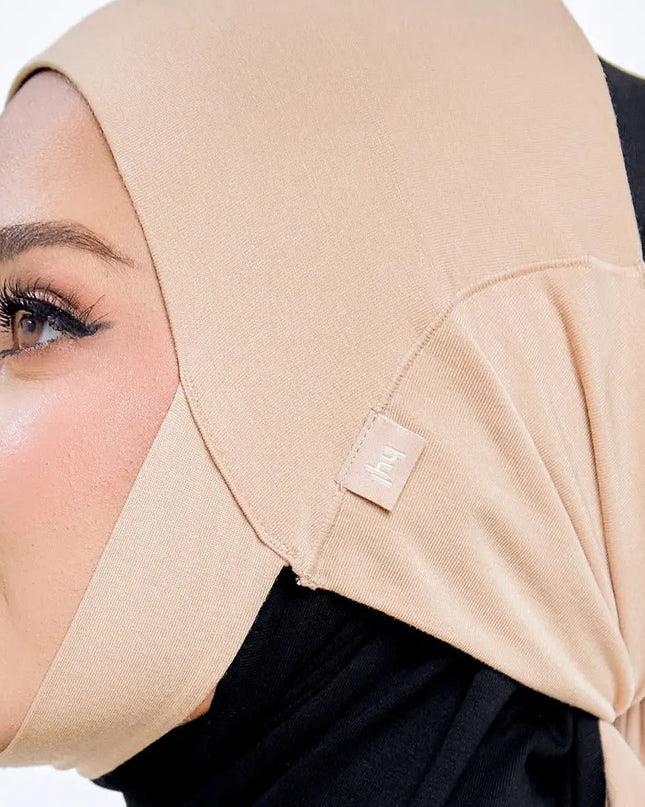 PALOMA with CHIN in ALMOND