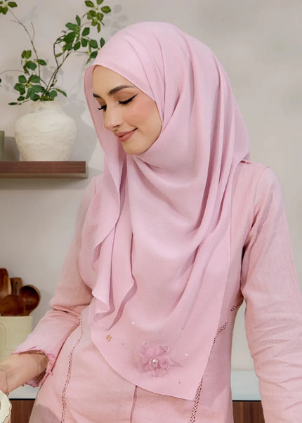 SWEETLY-SO LUXE HANAMEERAN in POWDER PINK