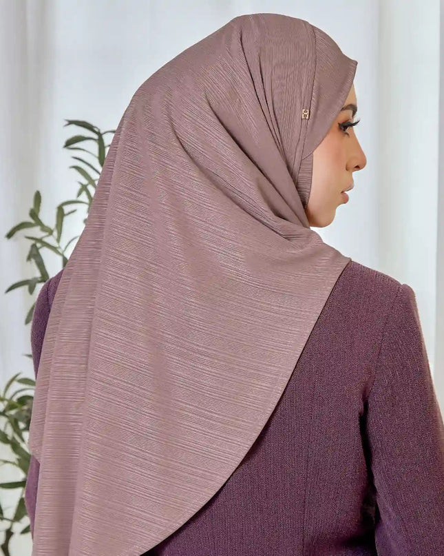 SO-HELENA in PALE TAUPE