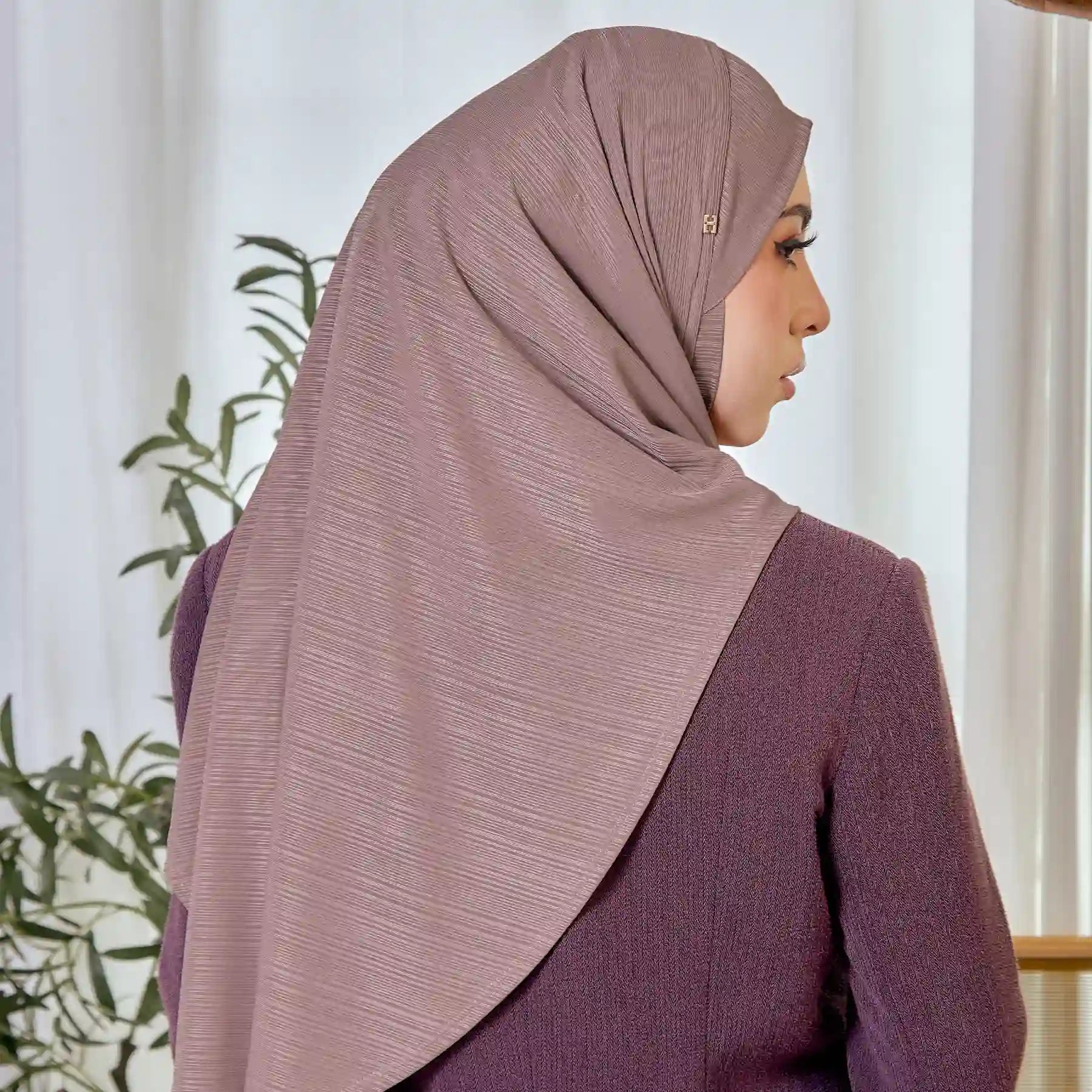 SO-HELENA in PALE TAUPE