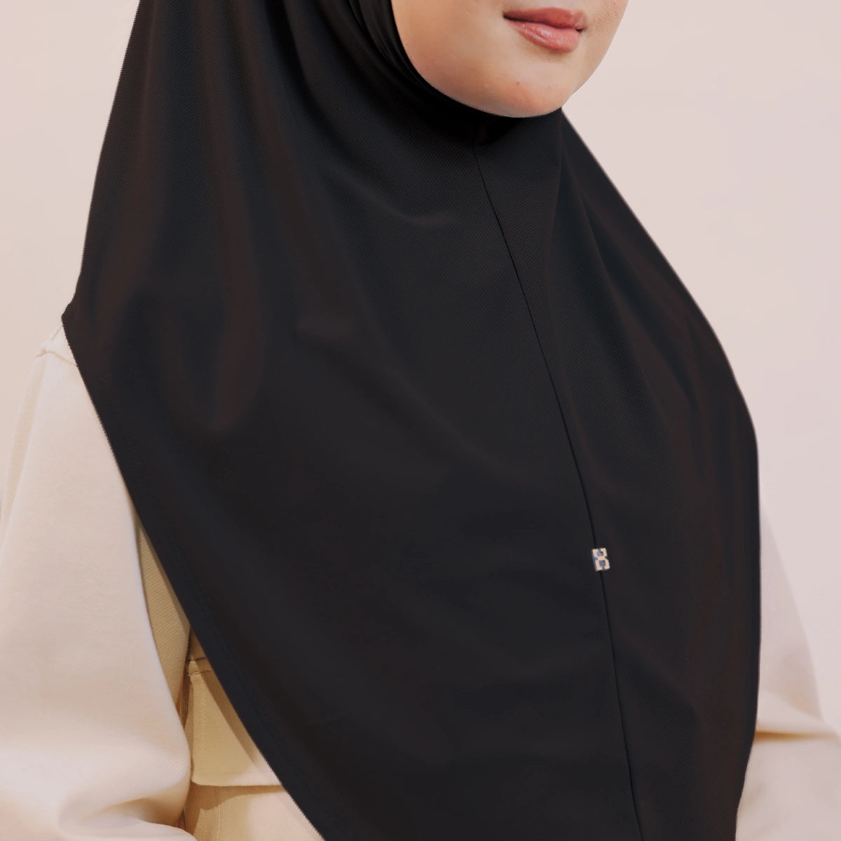 SO-ALEXANDRA in BLACK