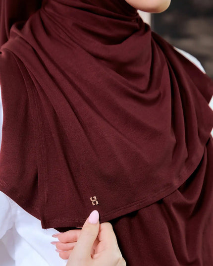 SE-JEZMIN in SCARLET