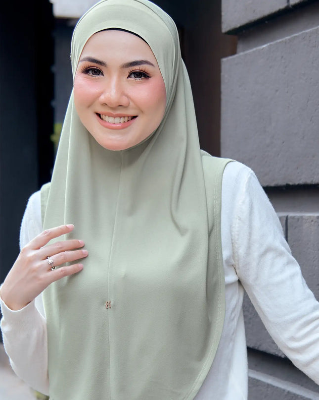 SO-YOUNG in DESERT SAGE