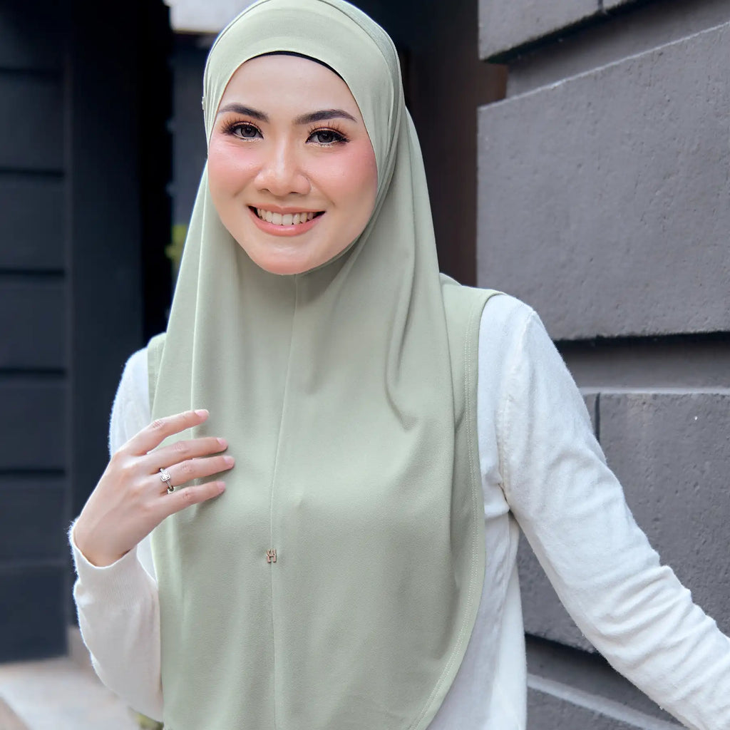 SO-YOUNG in DESERT SAGE