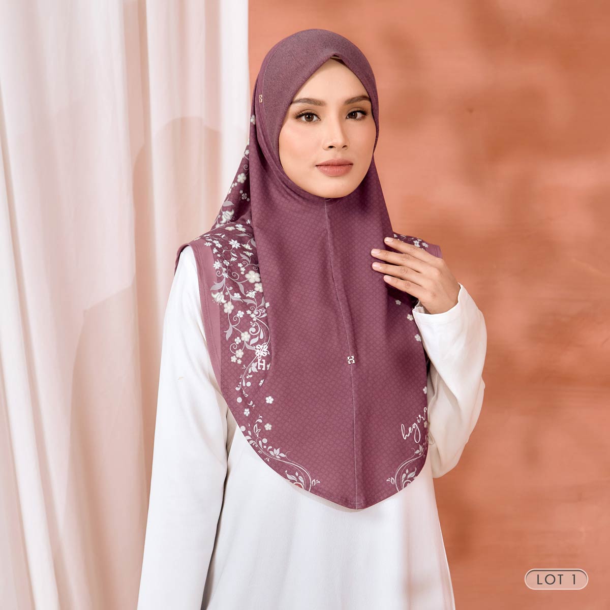 SO-MABEL CHARMS in PERSIMMON