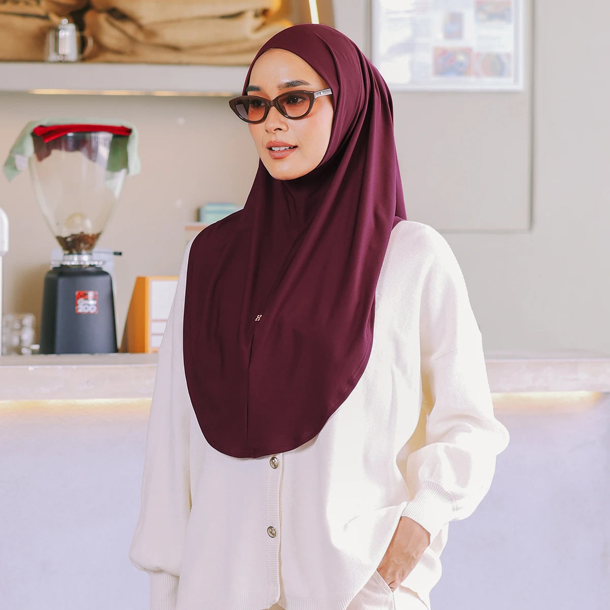 SO-EVELYN in BURGUNDY