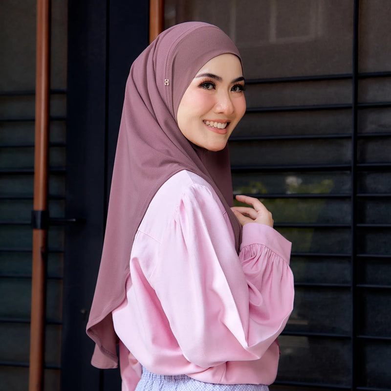 SO-YOUNG in ROSEWOOD