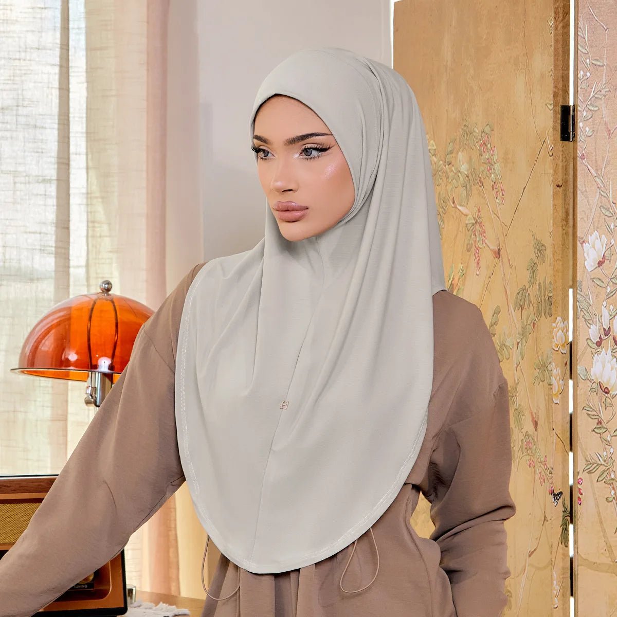 SO-ELESSIA in PALE GRAY