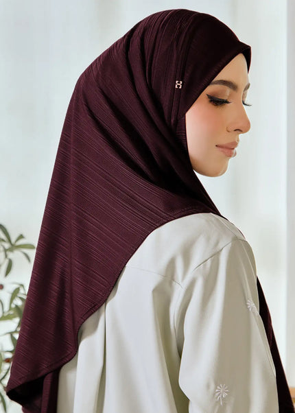 SO-HELENA in GARNET