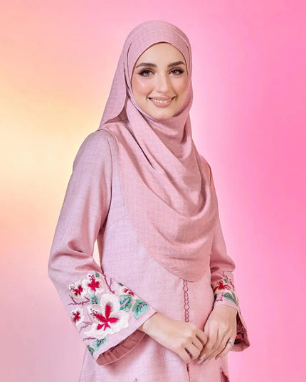 FAIRY-SO CHAINELLE in MISTY ROSE