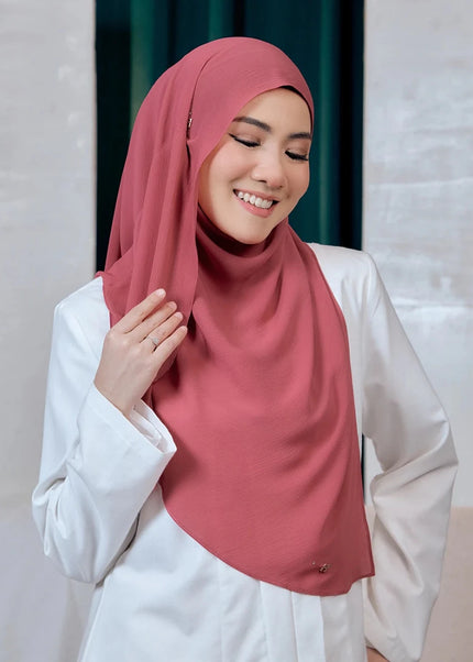 SWEETLY-SO PLAIN in CORAL HAZE