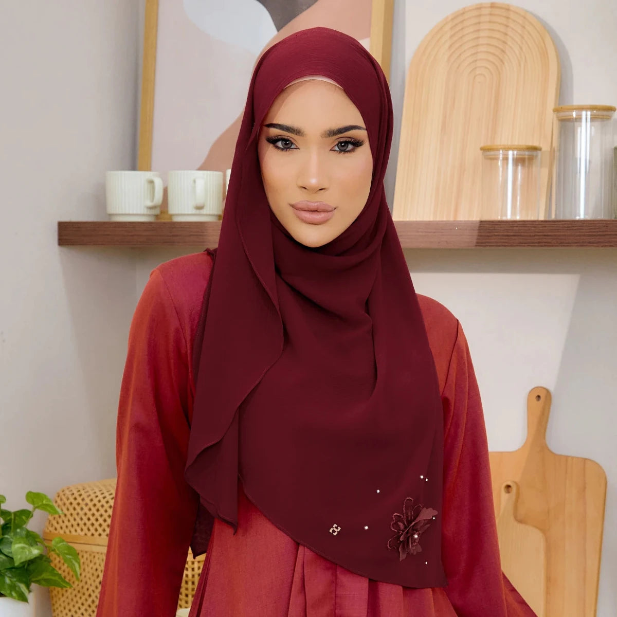 SWEETLY-SO LUXE HANAMEERAN in CRANBERRY