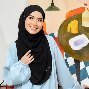 Yalangoch lezbiyenler Ayollar kabi kiyingan erkaklarning fotosuratlarini koring