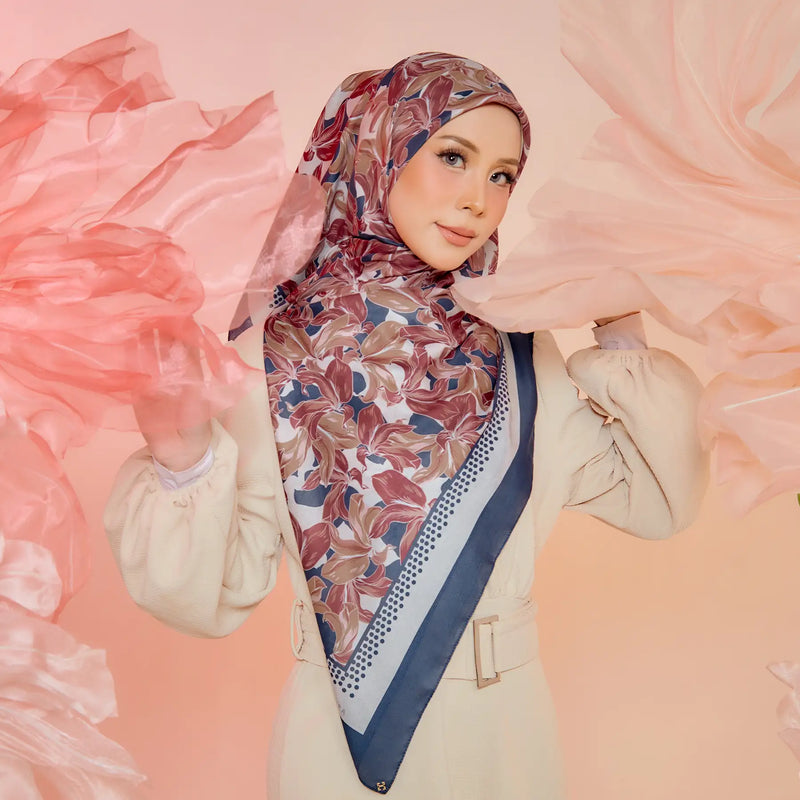 PS-SOFT EMBOSSED SEA OF LILIES in COBALT