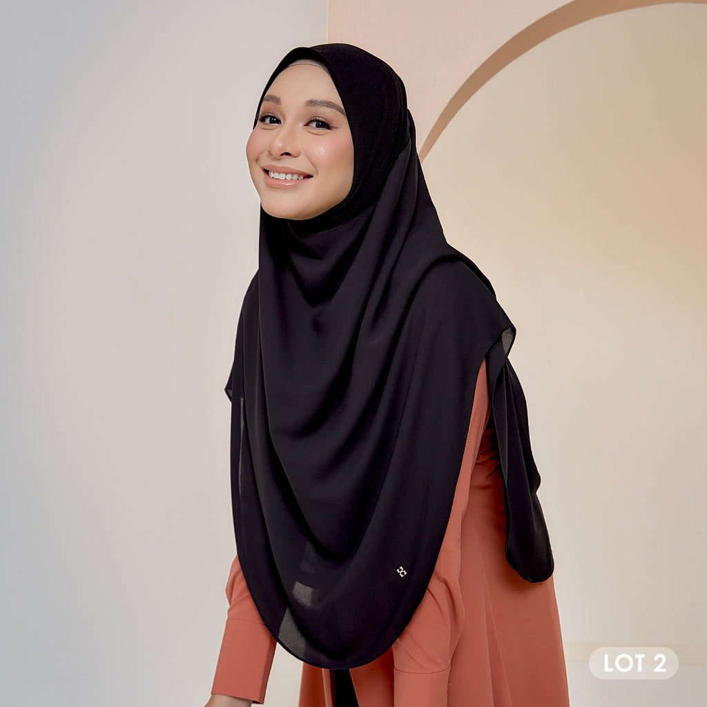 GRACEFULLY-SO PLAIN in BLACK