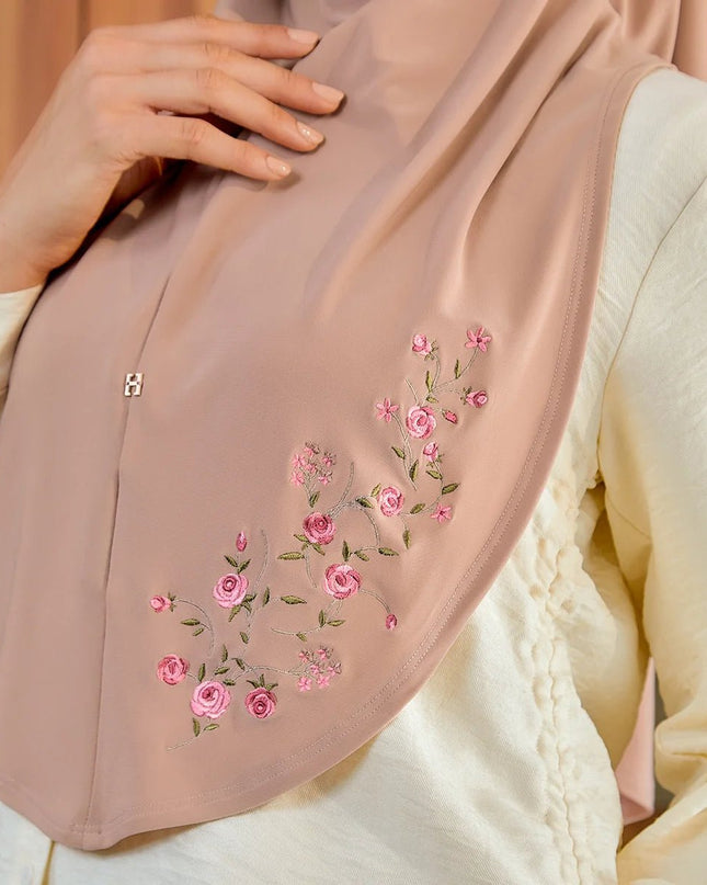 SO-LANA LUXE DECO ROSA in ALMOND FROST