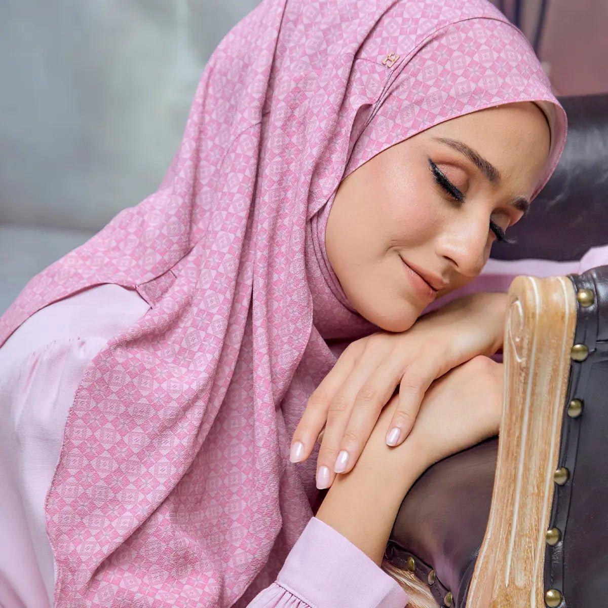 FABLY-SO TRELLIS in BLUSH PINK