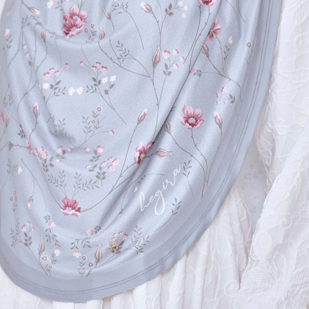 SO-AMORA TEENY FLOWERS in HOPE GRAY