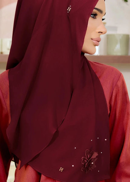 SWEETLY-SO LUXE HANAMEERAN in CRANBERRY