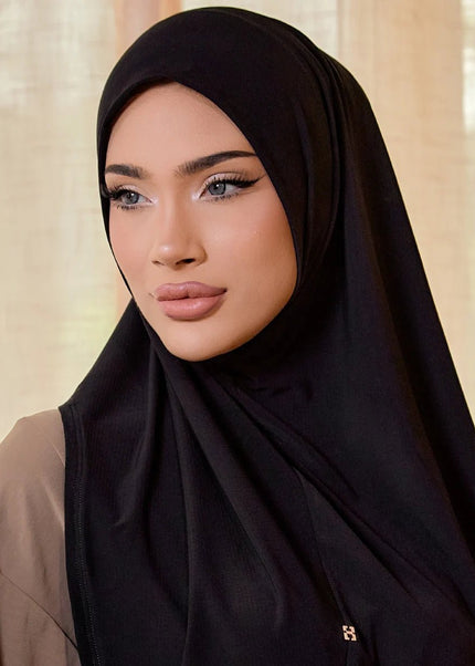 SO-ELESSIA in BLACK