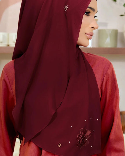 SWEETLY-SO LUXE HANAMEERAN in CRANBERRY