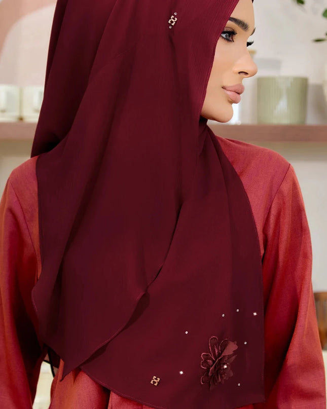 SWEETLY-SO LUXE HANAMEERAN in CRANBERRY