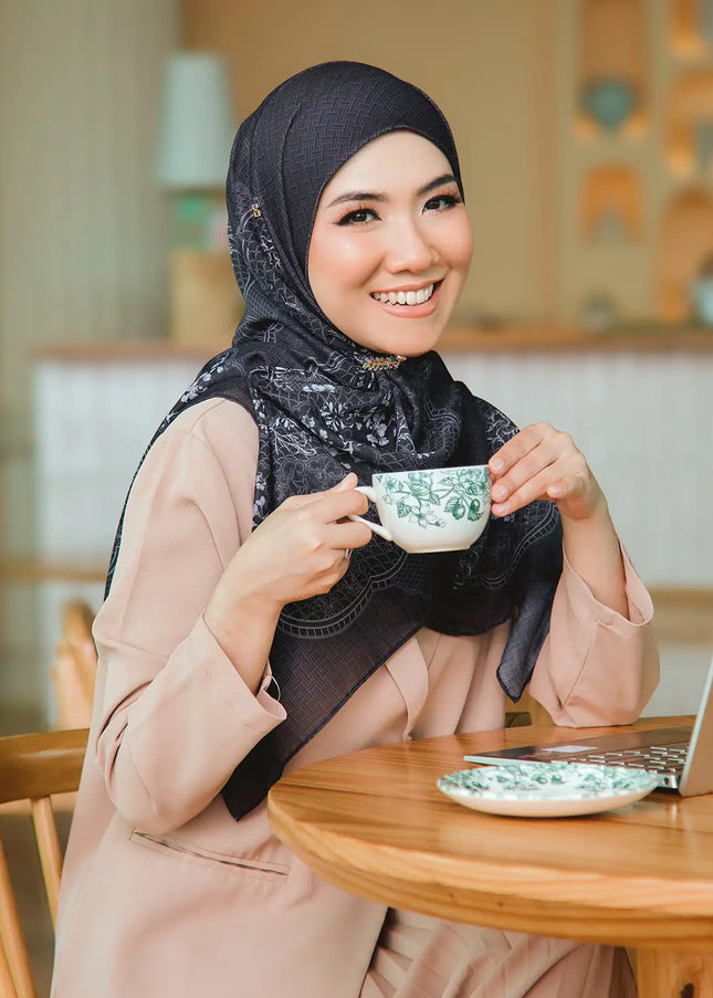 SO-STELLAR PORCELAIN in BLACK