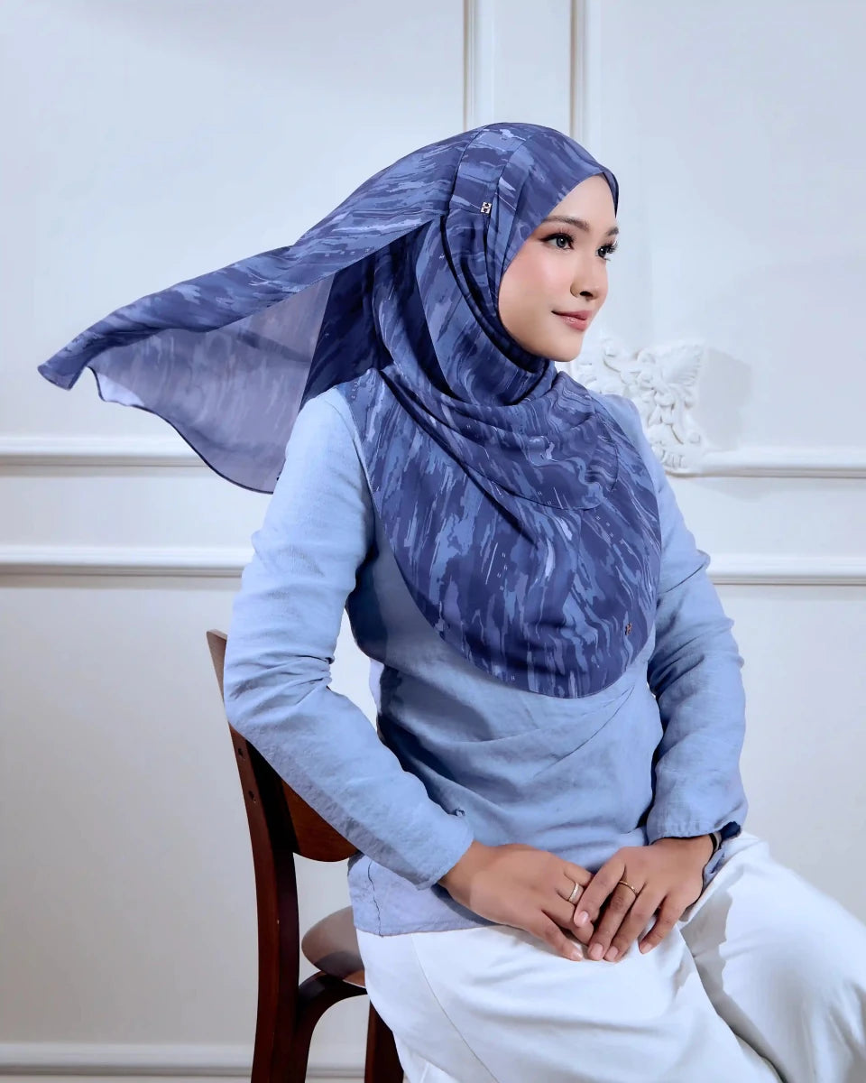 TINSELLY-SO BASIC ARUS in NAVY