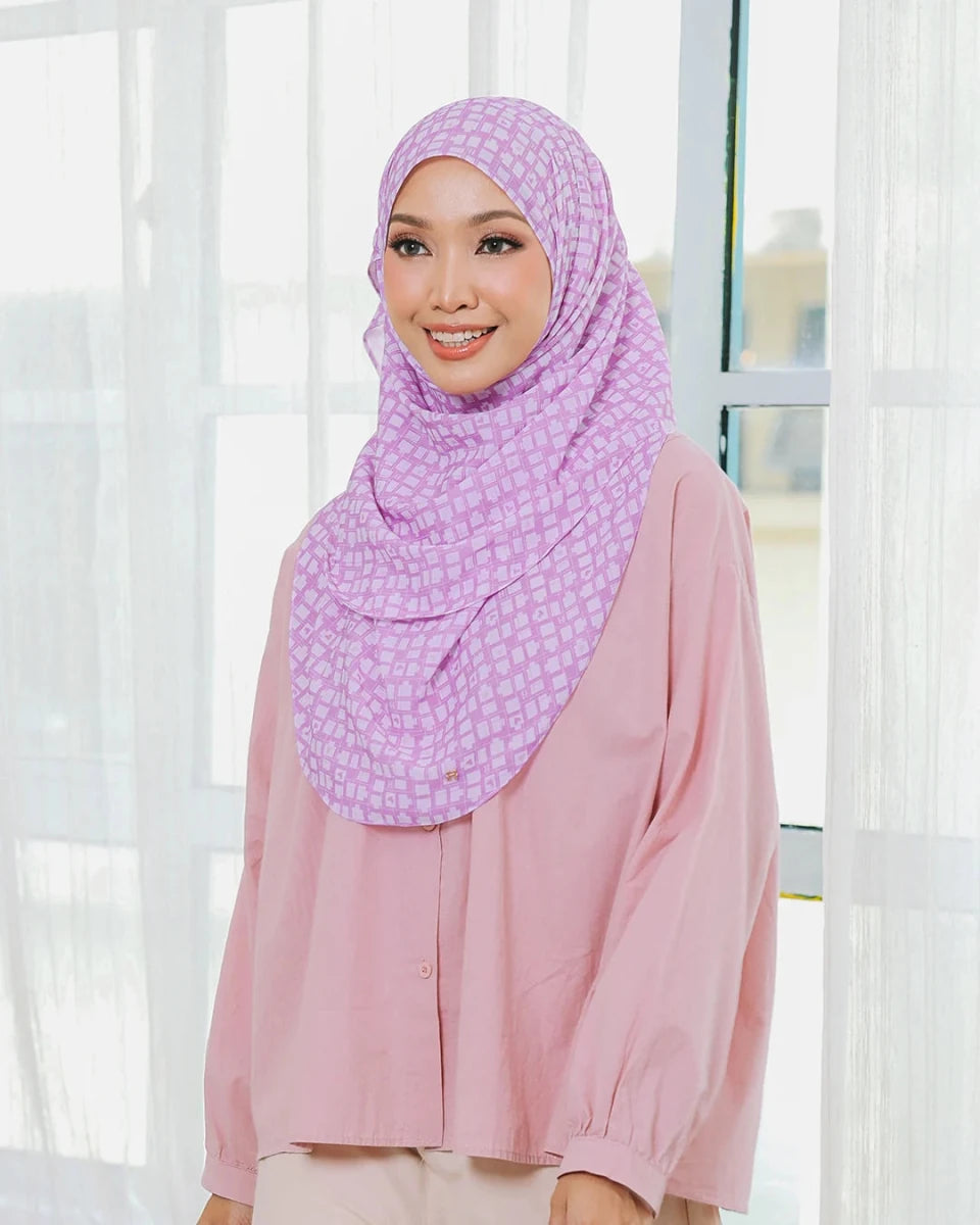 TINSELLY-SO BASIC BOX OF HEARTS in PERSIAN PINK