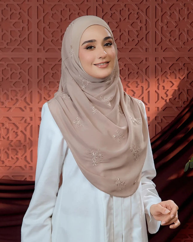 TAFFETY-SO LUXE ELARA in SWEET CHESTNUT