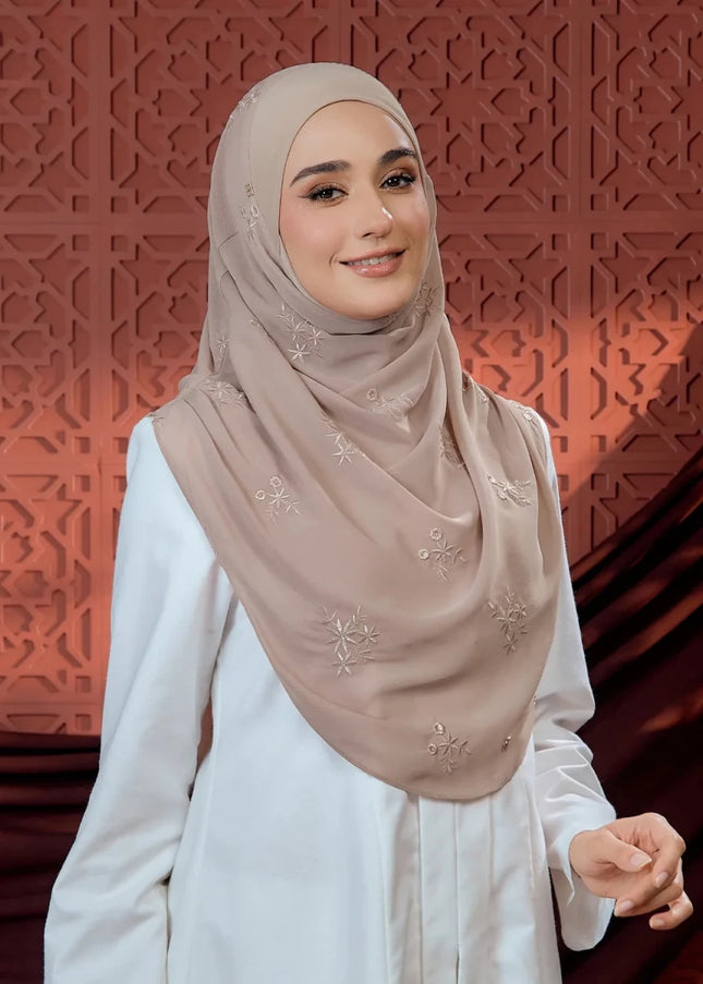 TAFFETY-SO LUXE ELARA in SWEET CHESTNUT