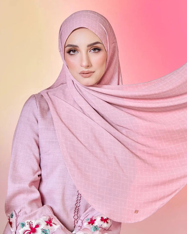 FAIRY-SO CHAINELLE in MISTY ROSE