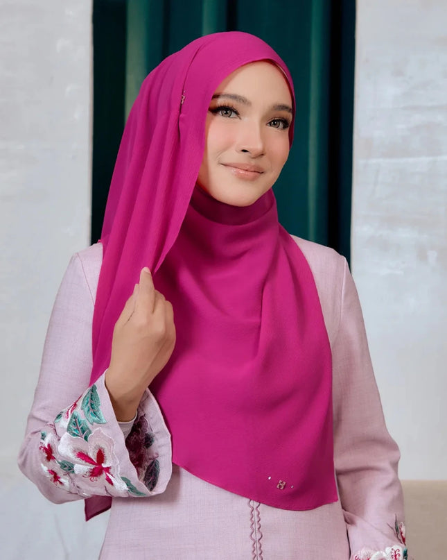 SWEETLY-SO PLAIN in FUSCHIA