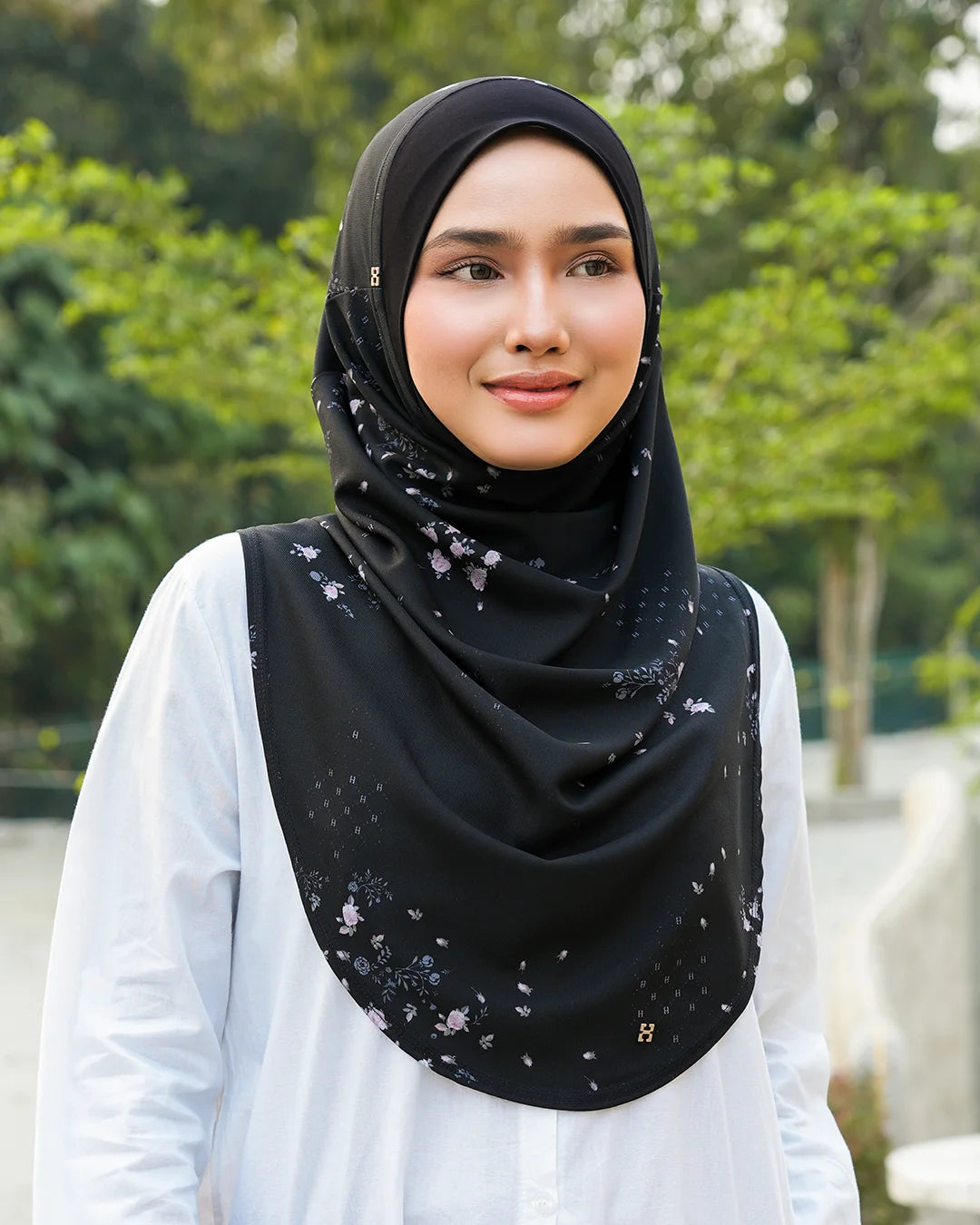 SO-CHEERY ROSELLE in BLACK