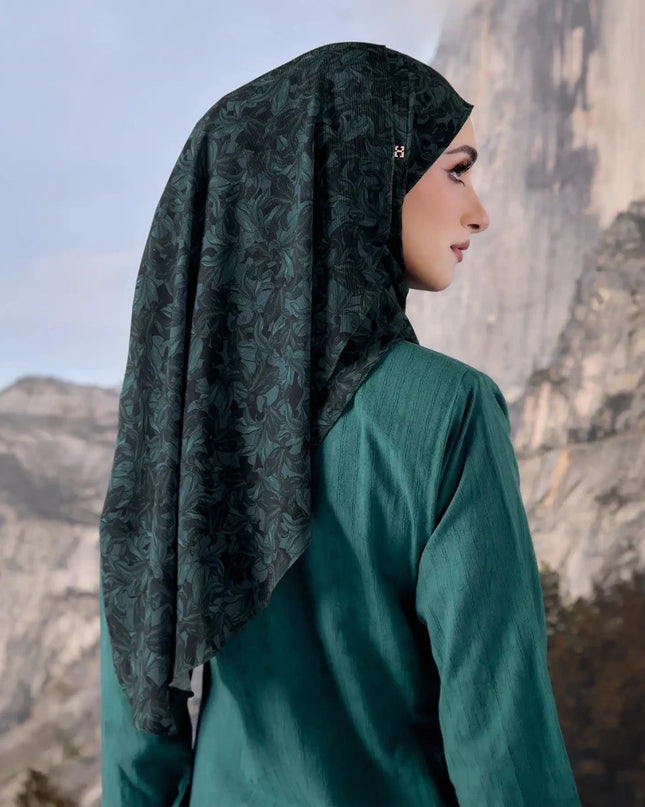 FAIRY-SO SEA OF LILIES in BLACKPINE