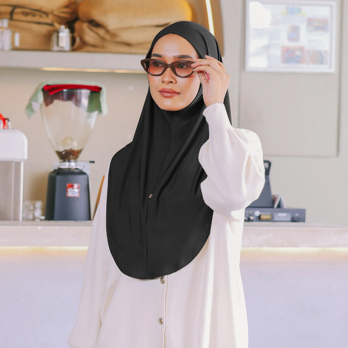SO-EVELYN in BLACK