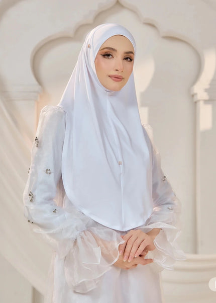 SO-NAWRA TRUE in WHITE