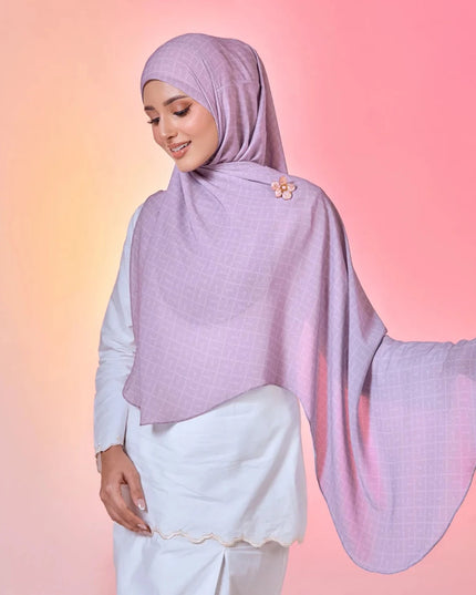 FAIRY-SO CHAINELLE in WISTERIA