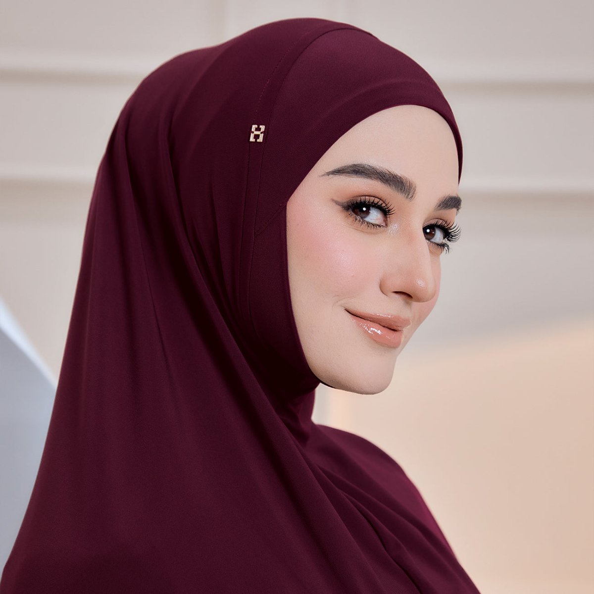 SO-MEDINA in DARK MAROON