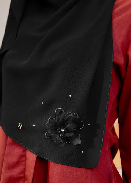 SWEETLY-SO LUXE HANAMEERAN in BLACK