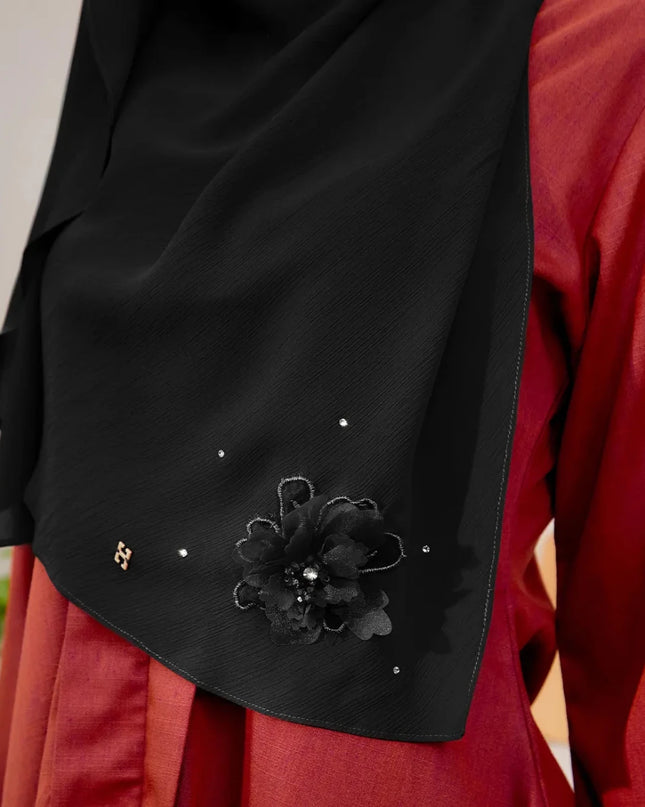 SWEETLY-SO LUXE HANAMEERAN in BLACK