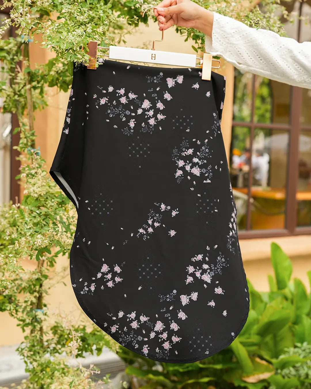 SO-CHEERY ROSELLE in BLACK