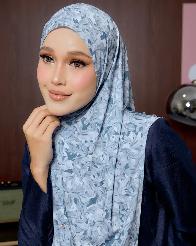 SO-YOUNG SEA OF LILIES in AIRY BLUE