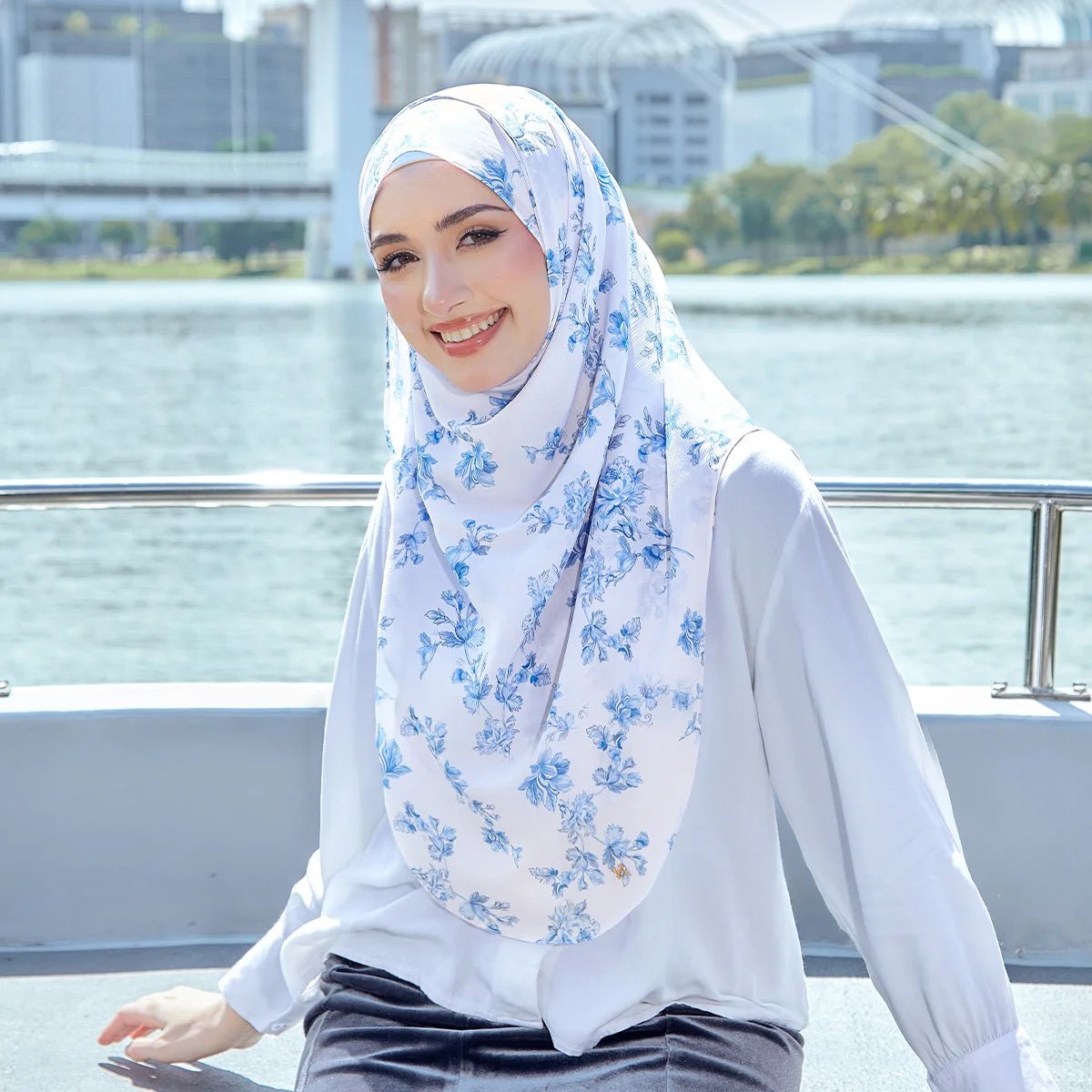 FAIRY-SO VIVIENNE in WHITE BLUE