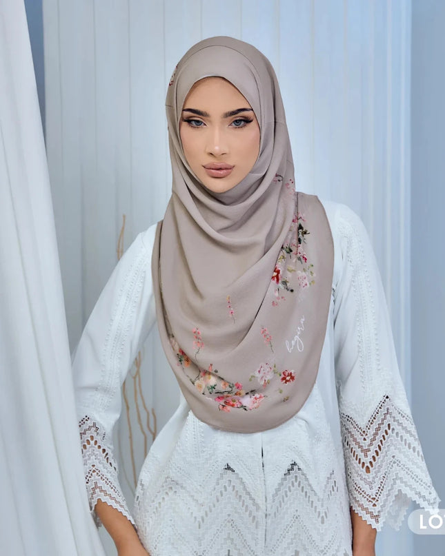 TWEELY-SO MATILDA in TRENCH COAT