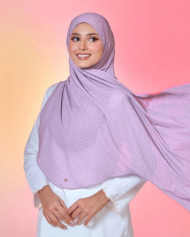 FAIRY-SO CHAINELLE in WISTERIA